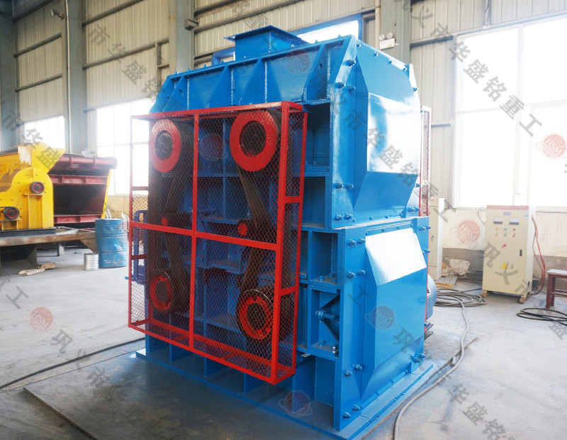 方解石 四辊破碎机试机 乐鱼官方网页版重工 