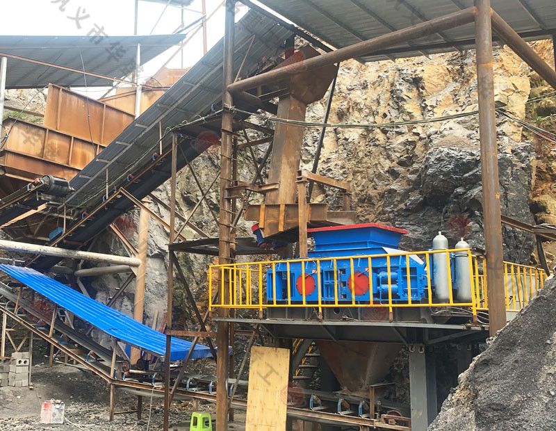 时产300吨全自动液压对辊破碎机破碎生产线 