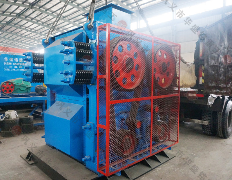 时产200吨四辊破碎机发往黑龙江 