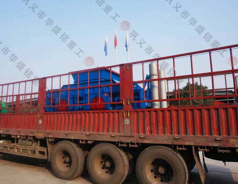 乐鱼官方网页版液压对辊制砂机发往云南 