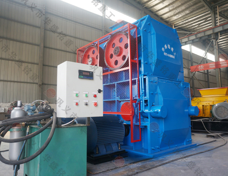 四辊破碎机接连发货，乐鱼官方网页版忙忙碌碌